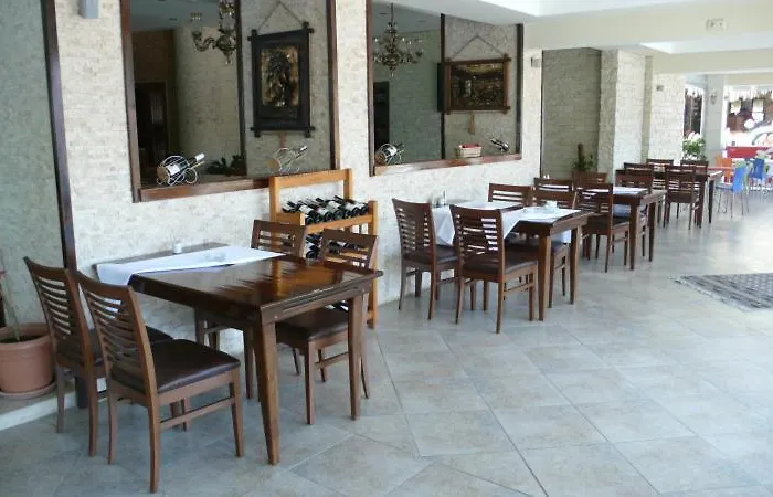 Ξενοδοχείο Glaros 2*