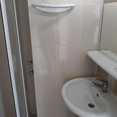 Glaros Hotel 2*