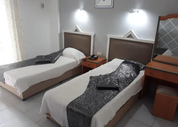 Ξενοδοχείο Glaros 2*